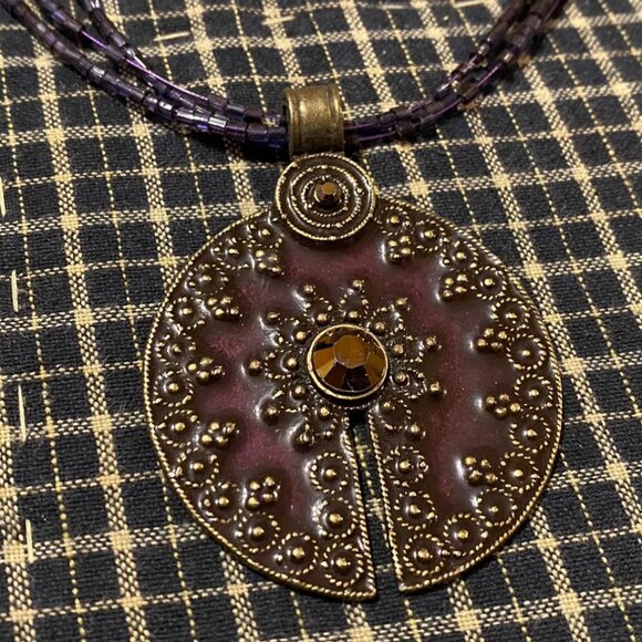 Floating Necklace on Purple Wire Approx 19 inches 5/$25 - Picture 2 of 3